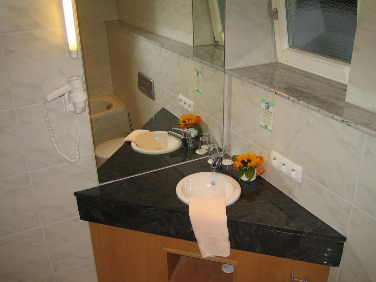 Hotel Wasserfall Garni Oberndorf am Neckar Екстер'єр фото